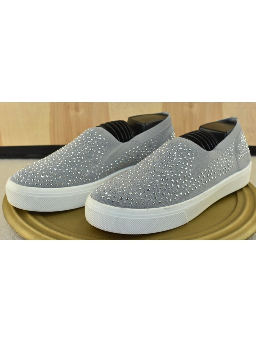 Skechers Poppy Studed Women Shoes Size 9.5  Gray Slip On Sneakers Air Cooled